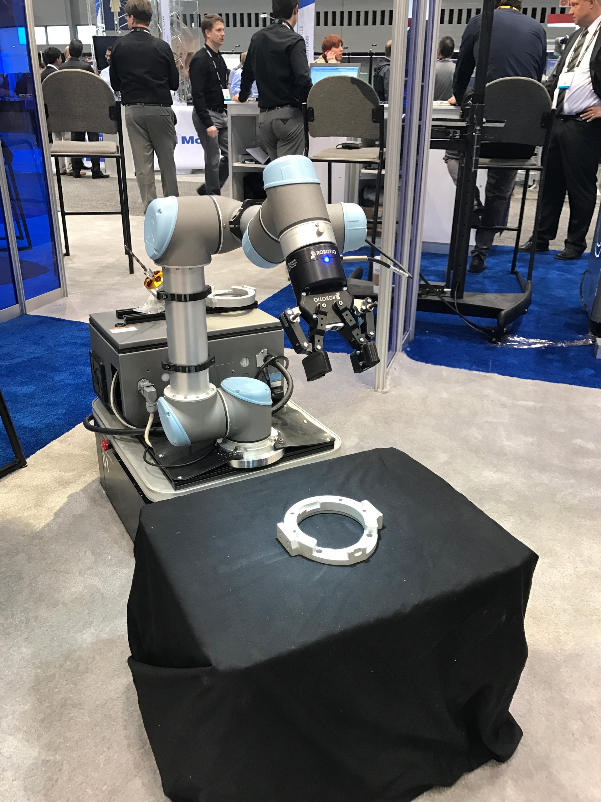 Automate 2017 Clearpath Robotics demos Robotiq Gripper & Camera